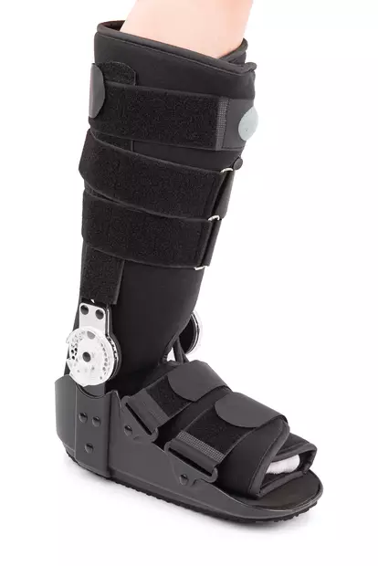 Qmed Foot and Shin – vinkeljusterbar Walker-ortos - Behandlingsskor - QAM04011WZP - 0