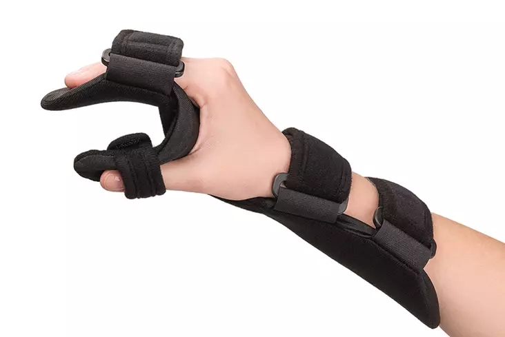 Qmed Splint for palm and forearm Handleds-/fingerskena - Handledsstöd med styv ram - Q42006-LLP - 1